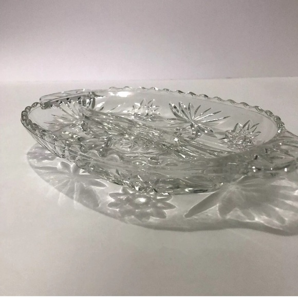 Set of 2 Identical Depression Cut Glass Divided Relish Trays Clear Oval Star - Picture 10 of 13